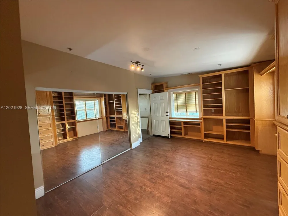 428 Curry Street 