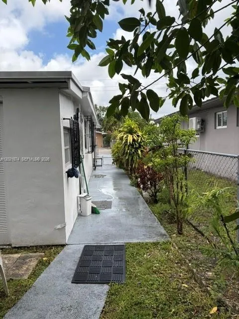 336 E 41st St Hialeah, FL 33013