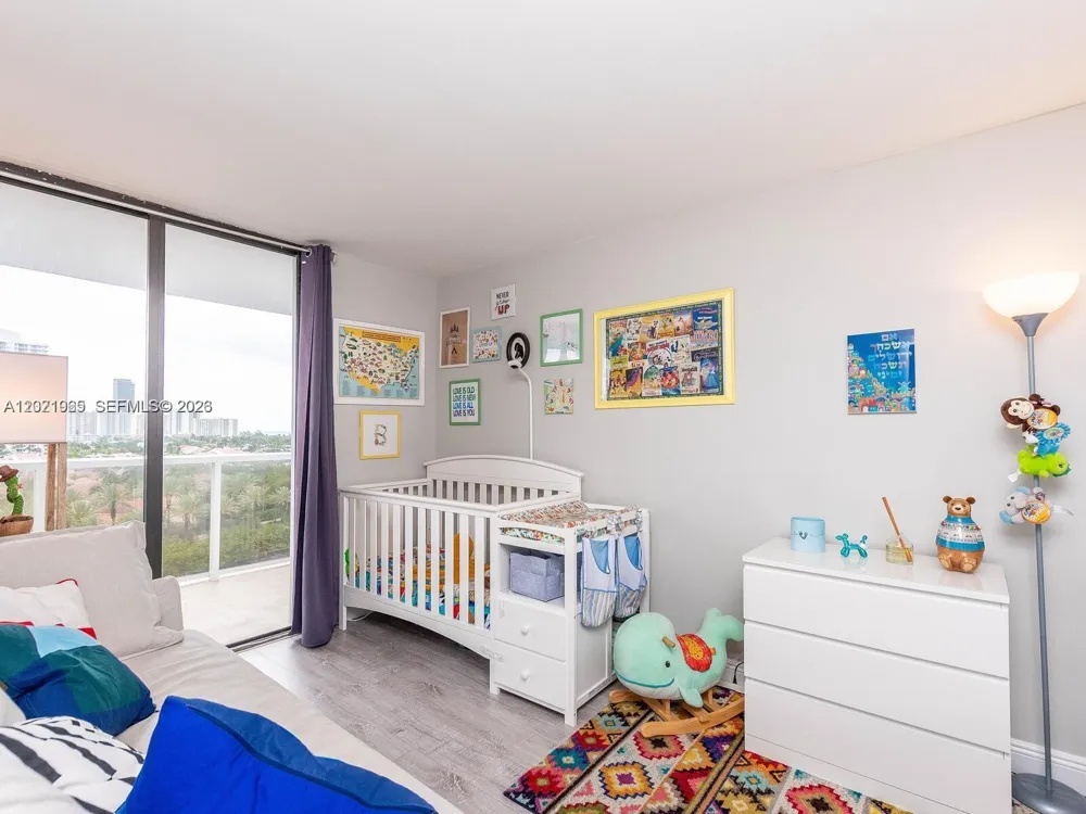 3701 Country Club Dr #1002 Aventura, FL 33180