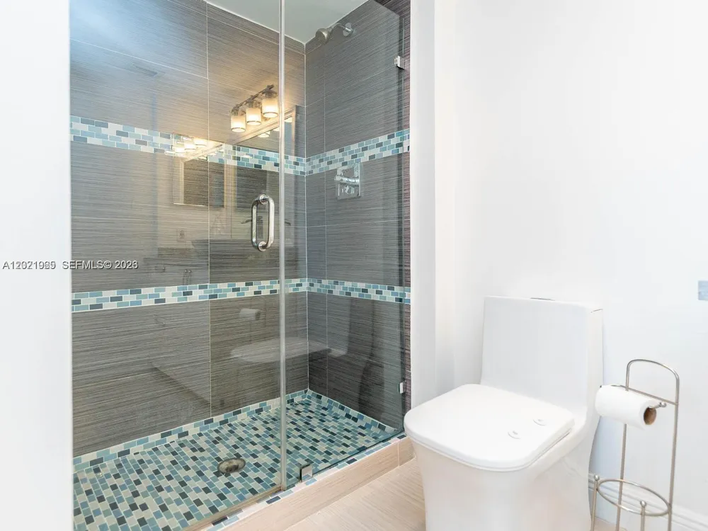 3701 Country Club Dr #1002 Aventura, FL 33180