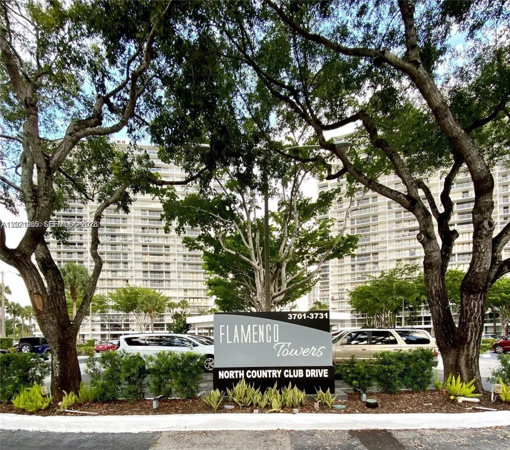 3701 Country Club Dr #1002 Aventura, FL 33180