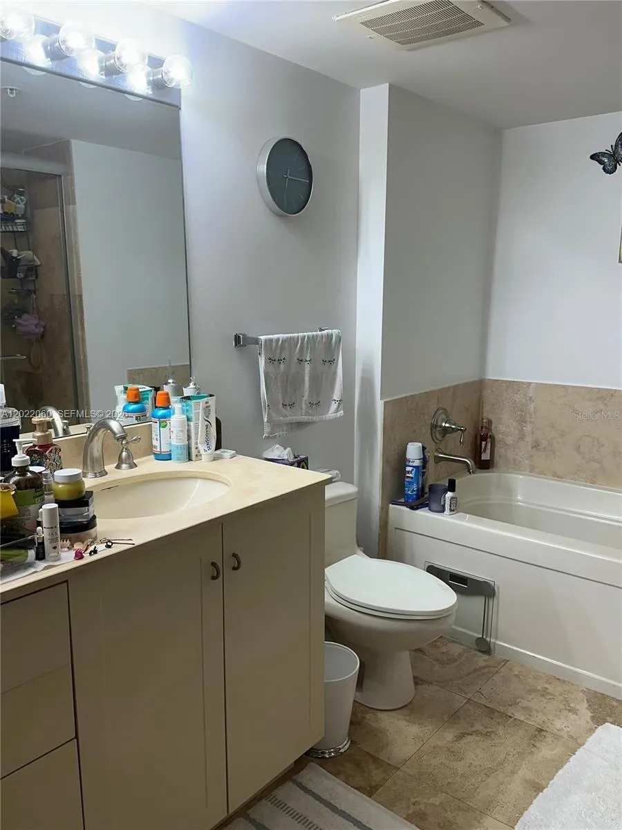 3232 SW 22nd Ter #1607 Miami, FL 33145