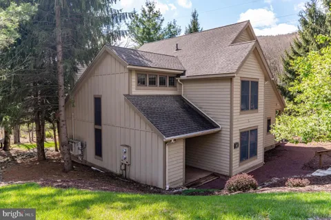 412 HICKORY DRIVE