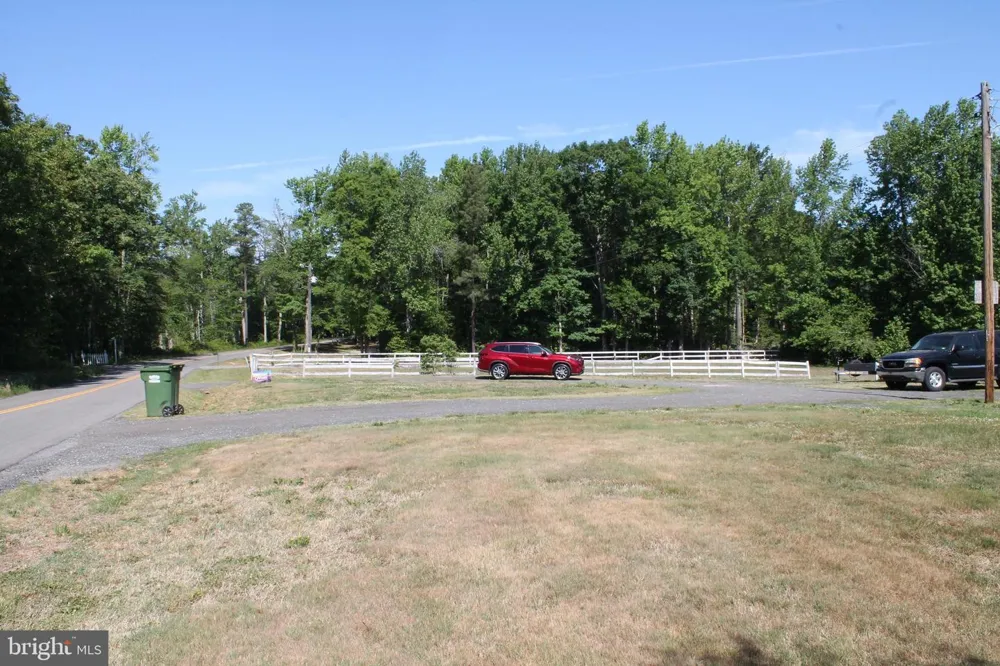 6019 HICKORY RIDGE RD Spotsylvania, VA 22551