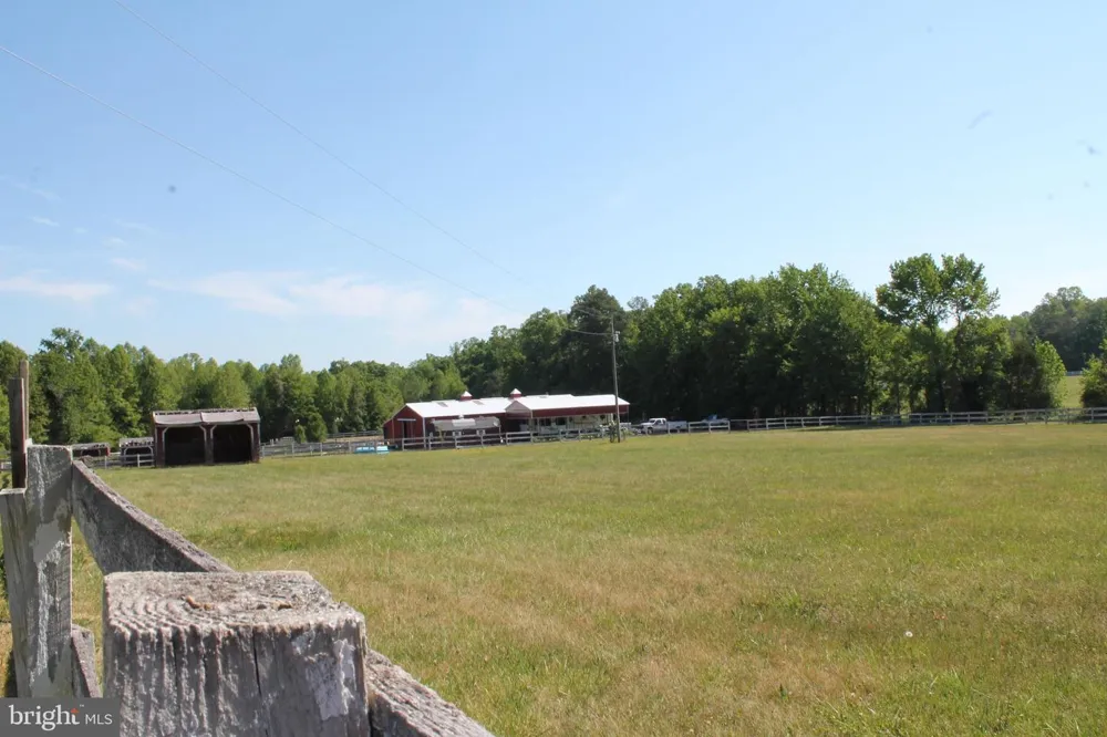 6019 HICKORY RIDGE RD Spotsylvania, VA 22551