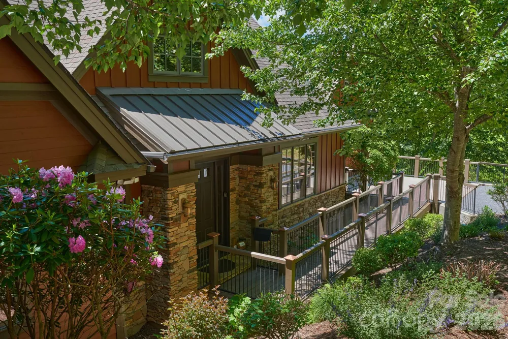 427 Spring Rock Road Burnsville, NC 28714