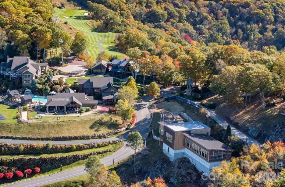 427 Spring Rock Road Burnsville, NC 28714