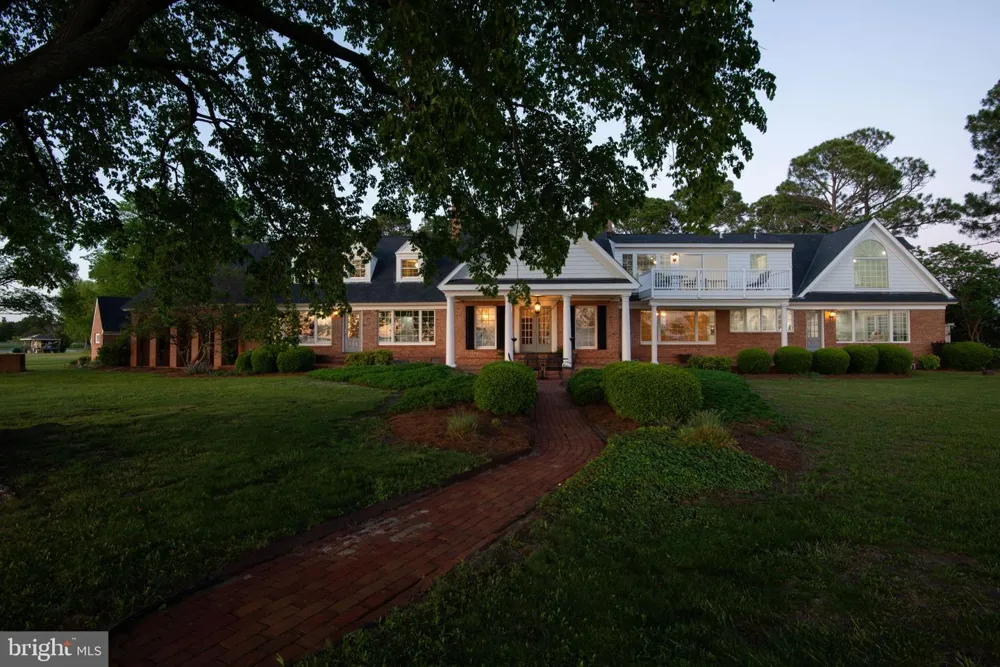 6454 CARMINES ISLAND LANE Hayes, VA 23072
