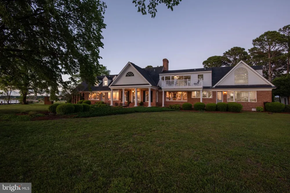 6454 CARMINES ISLAND LANE Hayes, VA 23072