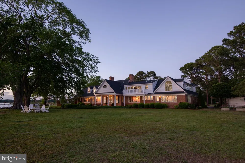 6454 CARMINES ISLAND LANE Hayes, VA 23072
