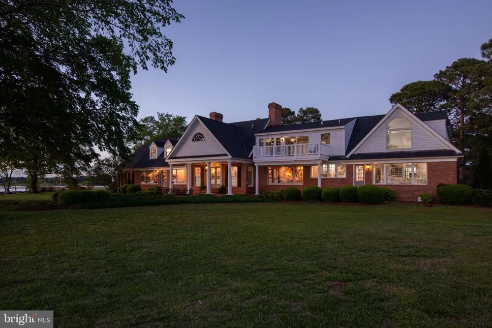 6454 CARMINES ISLAND LANE Hayes, VA 23072