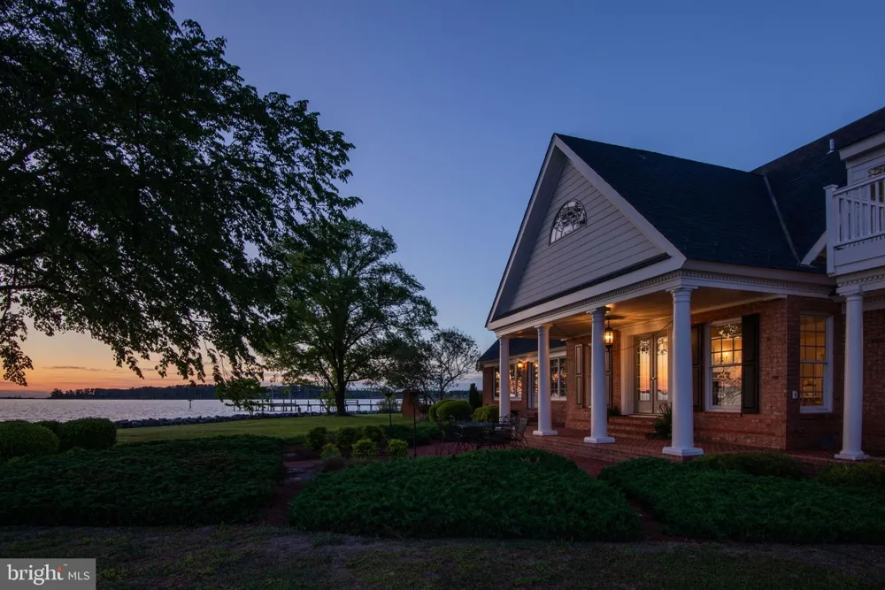 6454 CARMINES ISLAND LANE Hayes, VA 23072
