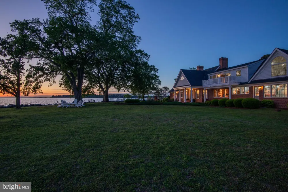 6454 CARMINES ISLAND LANE Hayes, VA 23072