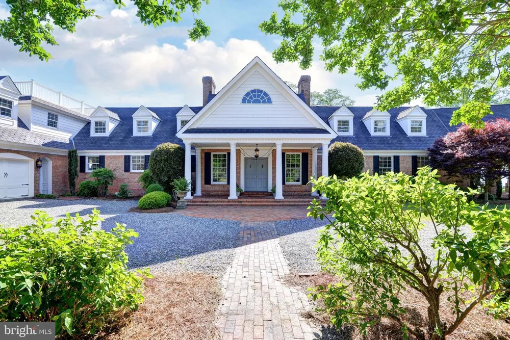 6454 CARMINES ISLAND LANE Hayes, VA 23072