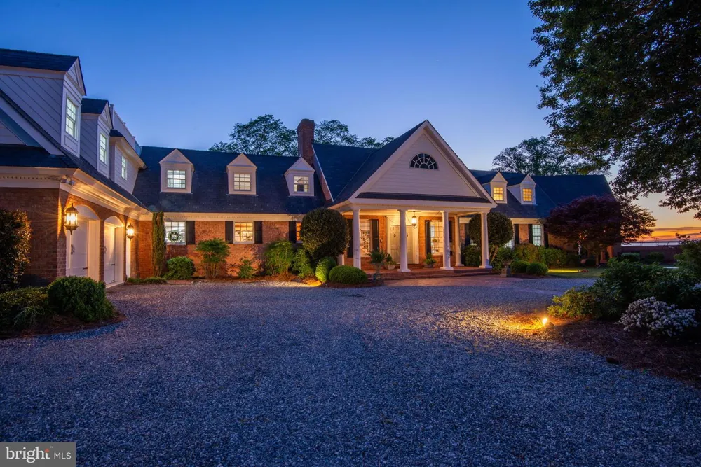 6454 CARMINES ISLAND LANE Hayes, VA 23072