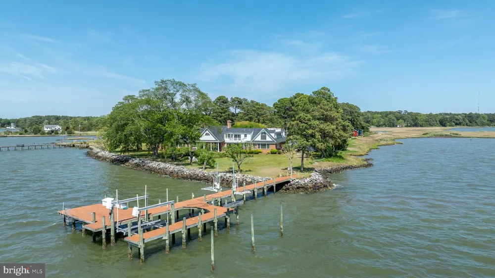 6454 CARMINES ISLAND LANE Hayes, VA 23072