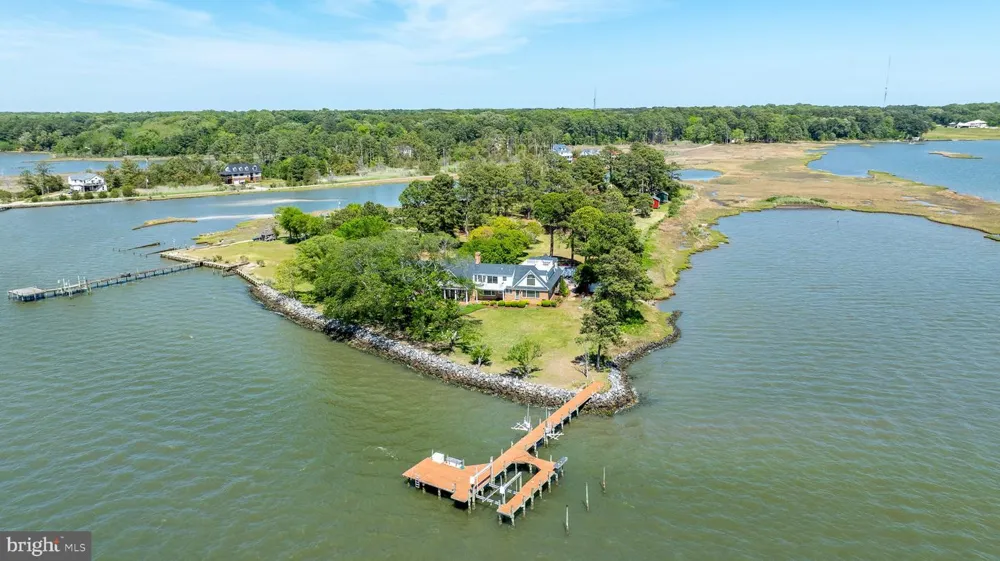 6454 CARMINES ISLAND LANE Hayes, VA 23072