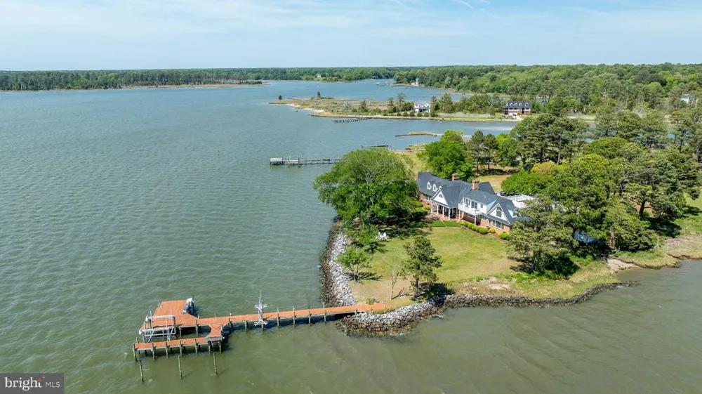 6454 CARMINES ISLAND LANE Hayes, VA 23072