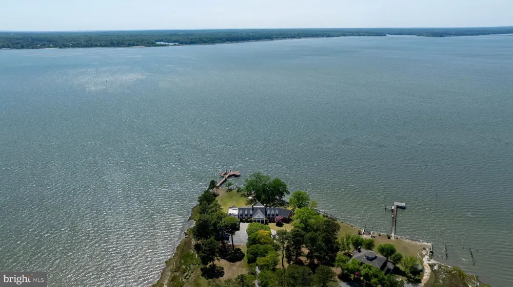 6454 CARMINES ISLAND LANE Hayes, VA 23072
