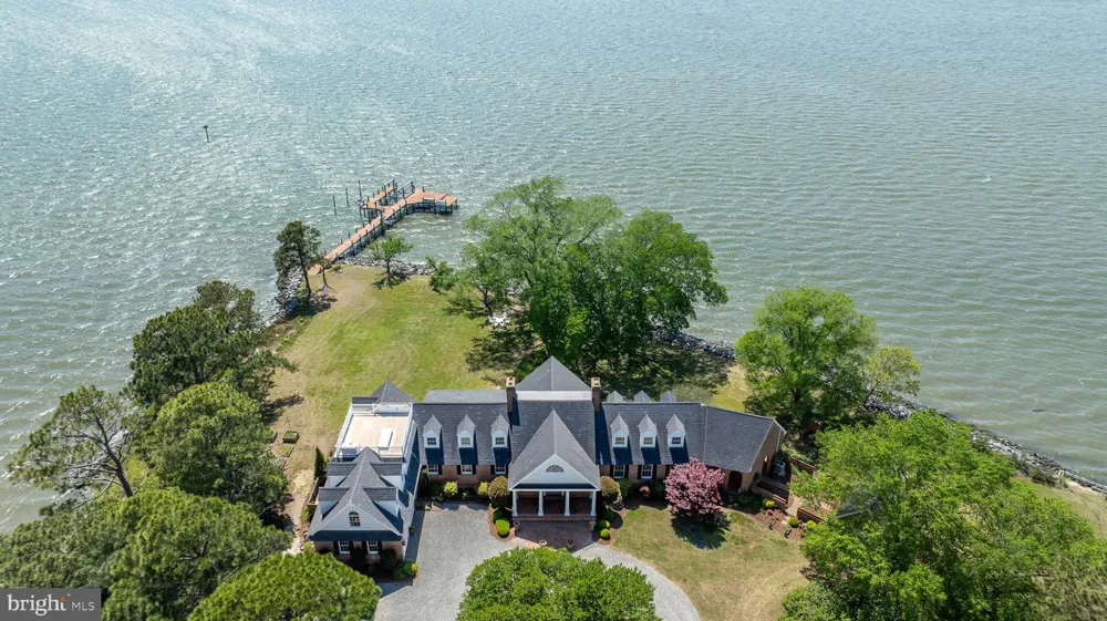 6454 CARMINES ISLAND LANE Hayes, VA 23072