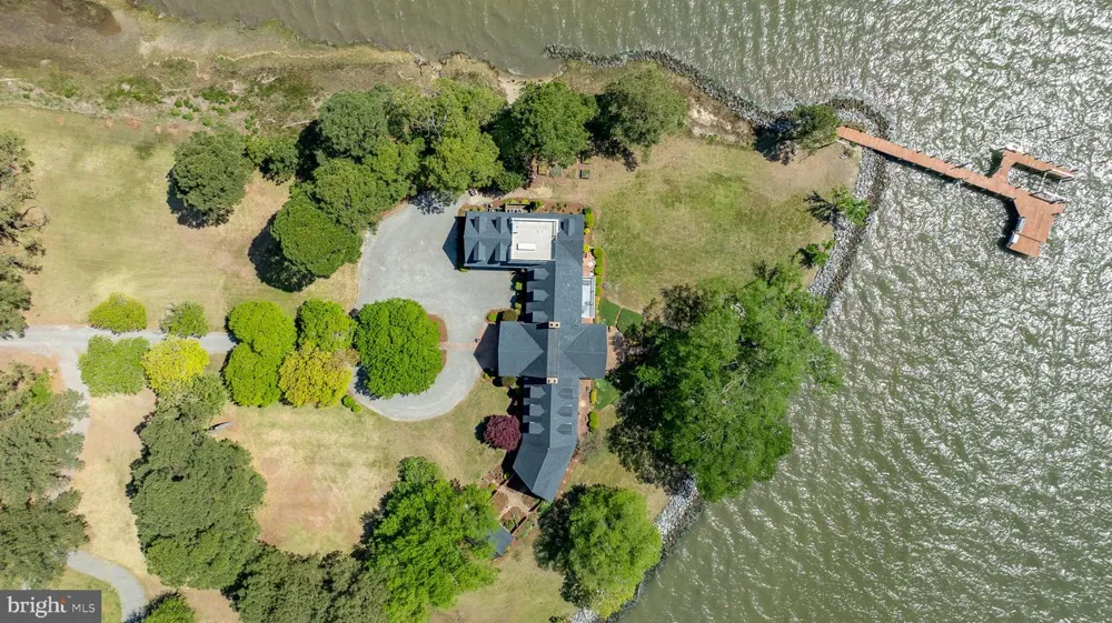 6454 CARMINES ISLAND LANE Hayes, VA 23072