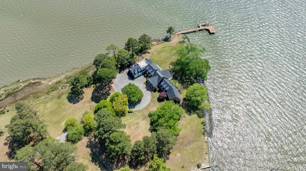 6454 CARMINES ISLAND LANE Hayes, VA 23072