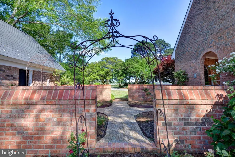 6454 CARMINES ISLAND LANE Hayes, VA 23072