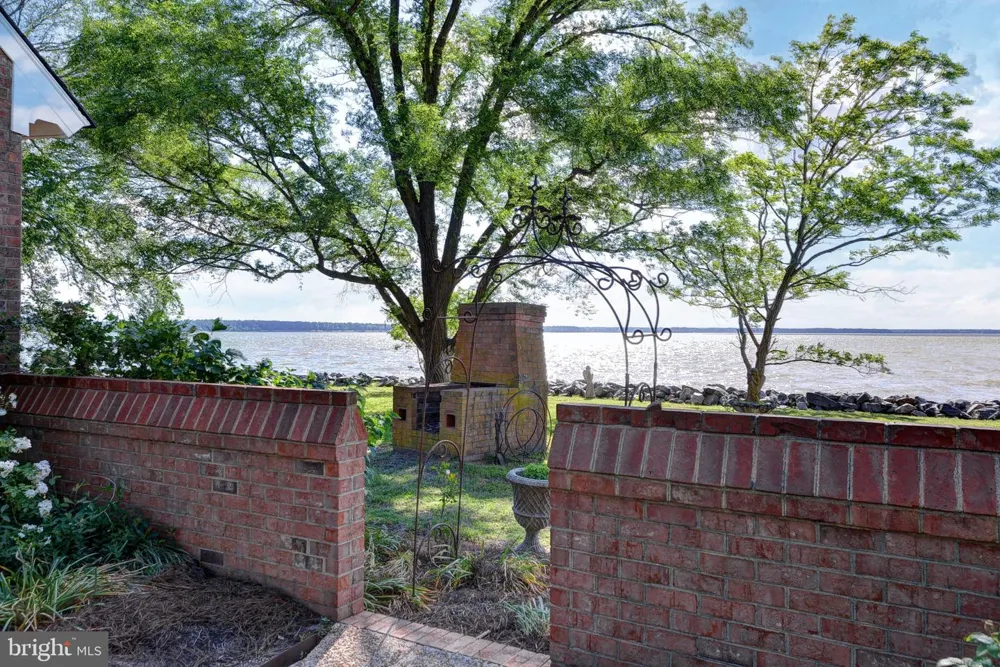6454 CARMINES ISLAND LANE Hayes, VA 23072