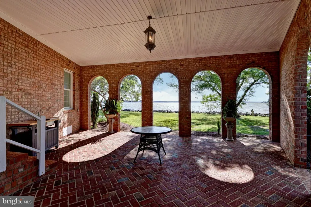 6454 CARMINES ISLAND LANE Hayes, VA 23072