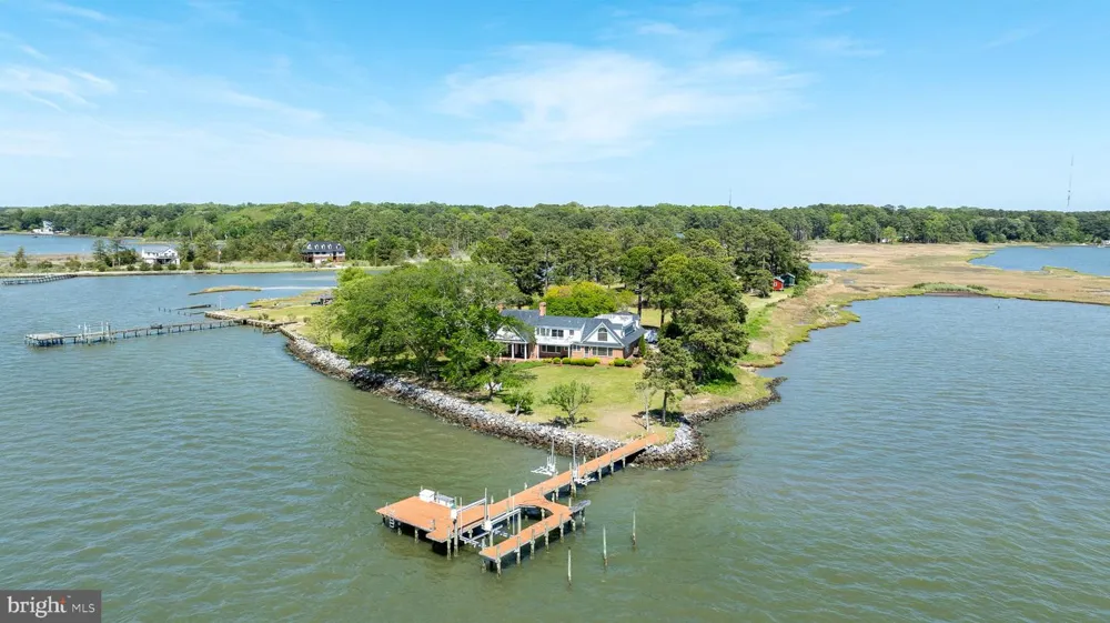 6454 CARMINES ISLAND LANE Hayes, VA 23072