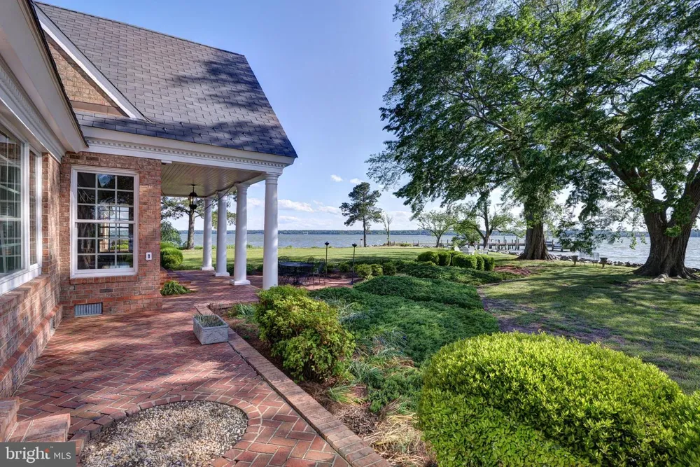 6454 CARMINES ISLAND LANE Hayes, VA 23072