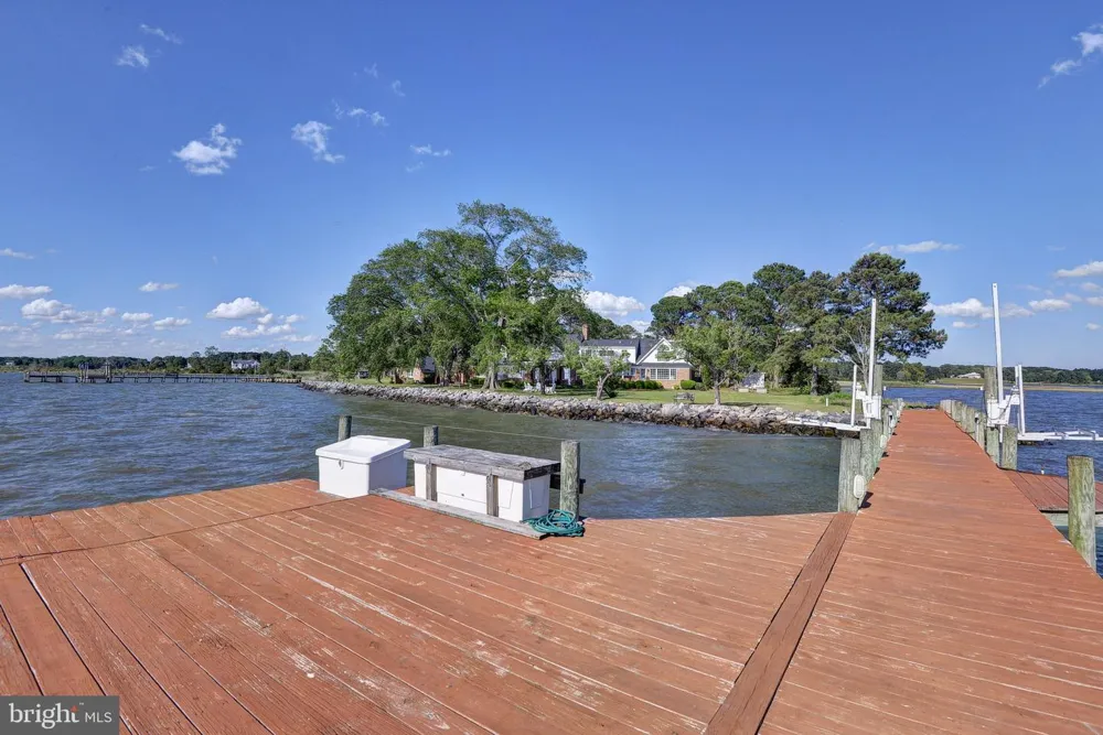 6454 CARMINES ISLAND LANE Hayes, VA 23072
