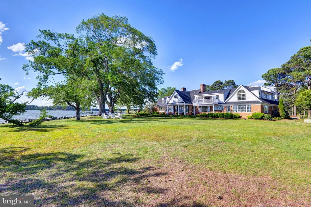 6454 CARMINES ISLAND LANE Hayes, VA 23072