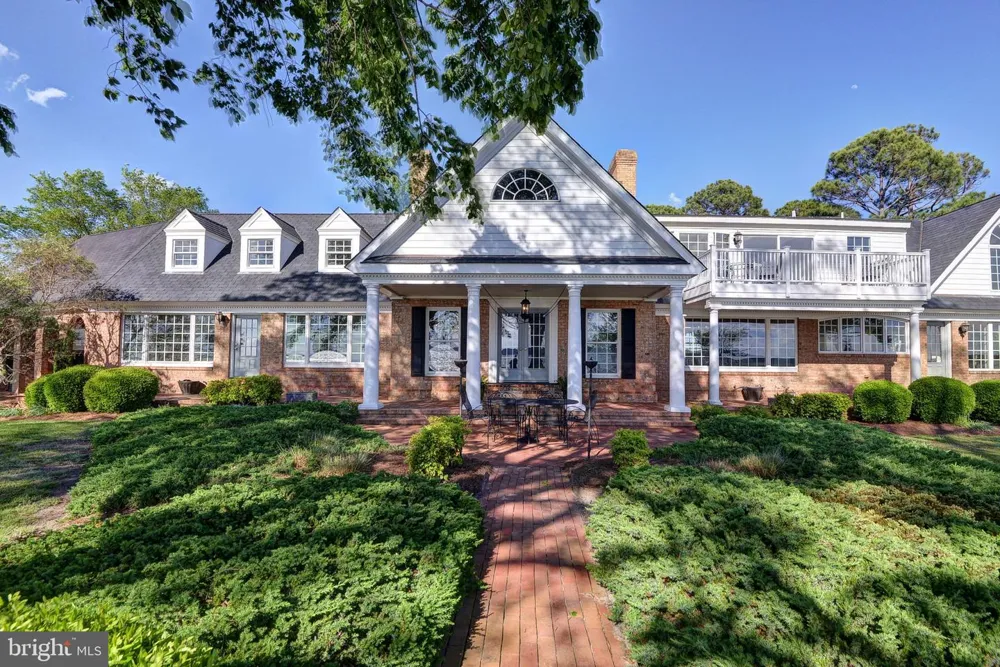 6454 CARMINES ISLAND LANE Hayes, VA 23072
