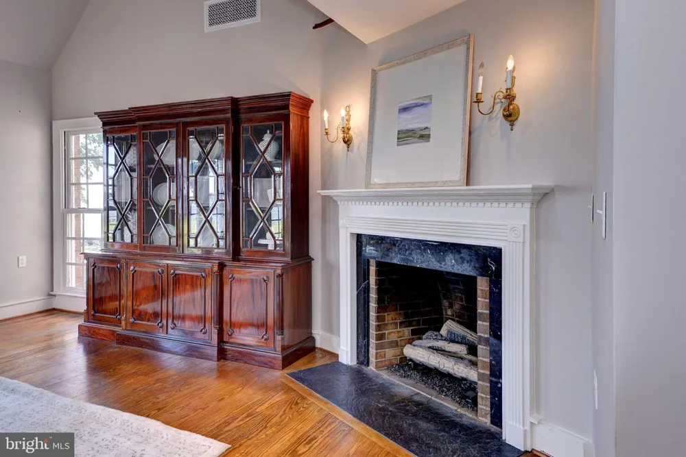 6454 CARMINES ISLAND LANE Hayes, VA 23072