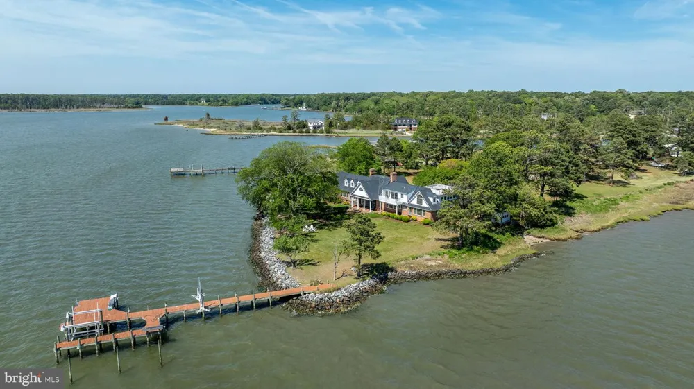 6454 CARMINES ISLAND LANE Hayes, VA 23072