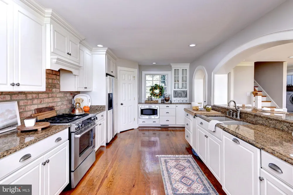 6454 CARMINES ISLAND LANE Hayes, VA 23072