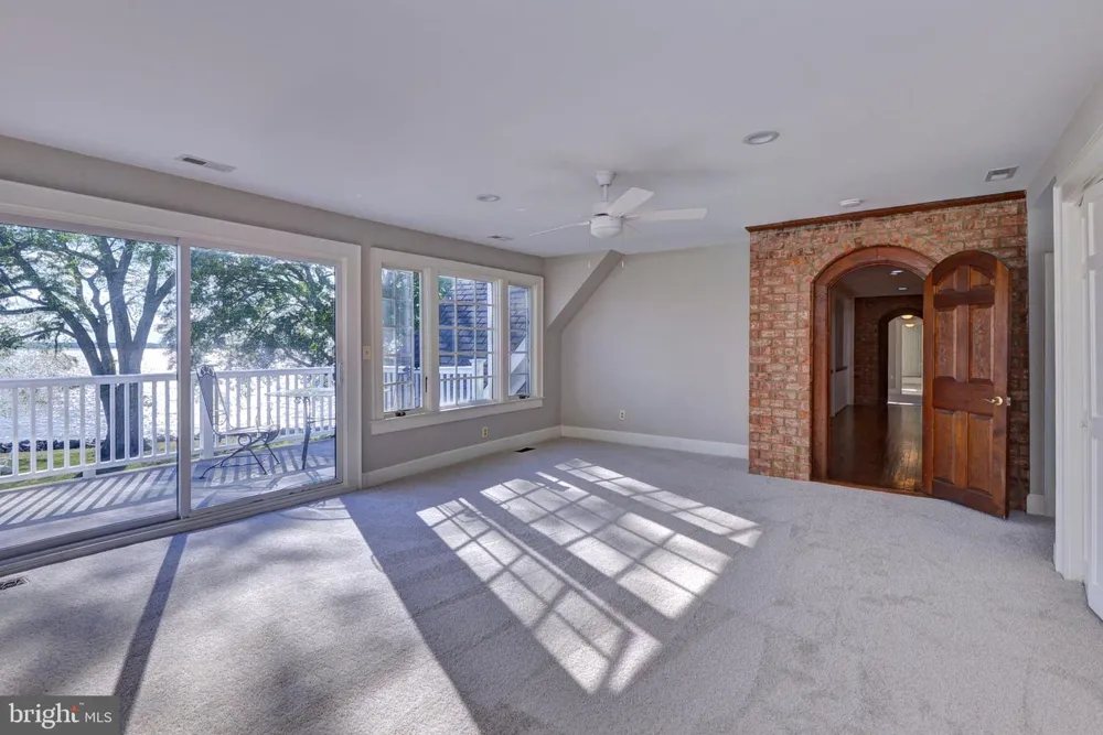 6454 CARMINES ISLAND LANE Hayes, VA 23072