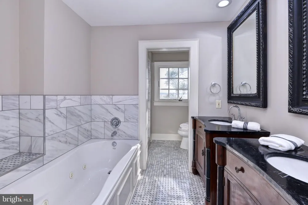 6454 CARMINES ISLAND LANE Hayes, VA 23072