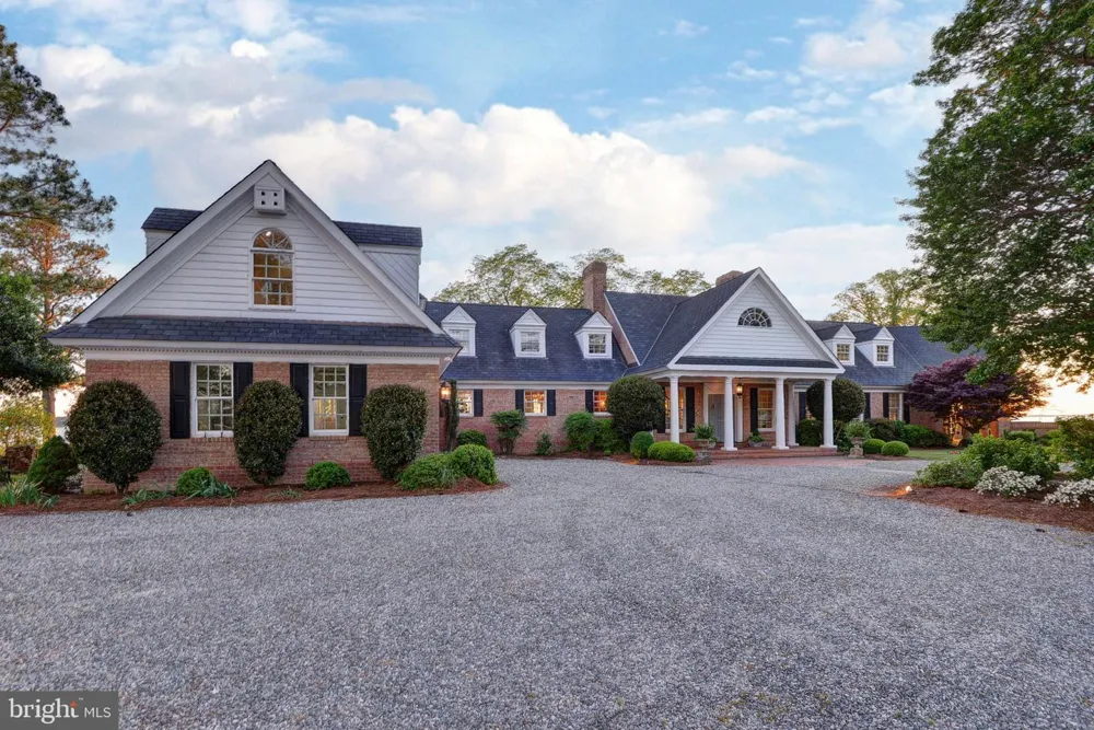 6454 CARMINES ISLAND LANE Hayes, VA 23072