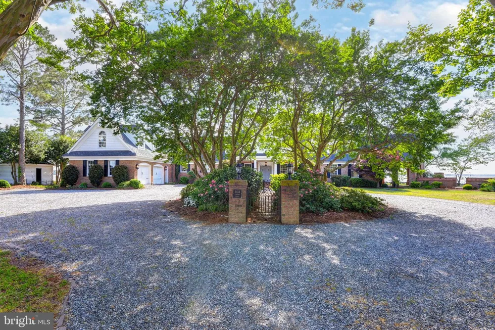 6454 CARMINES ISLAND LANE Hayes, VA 23072
