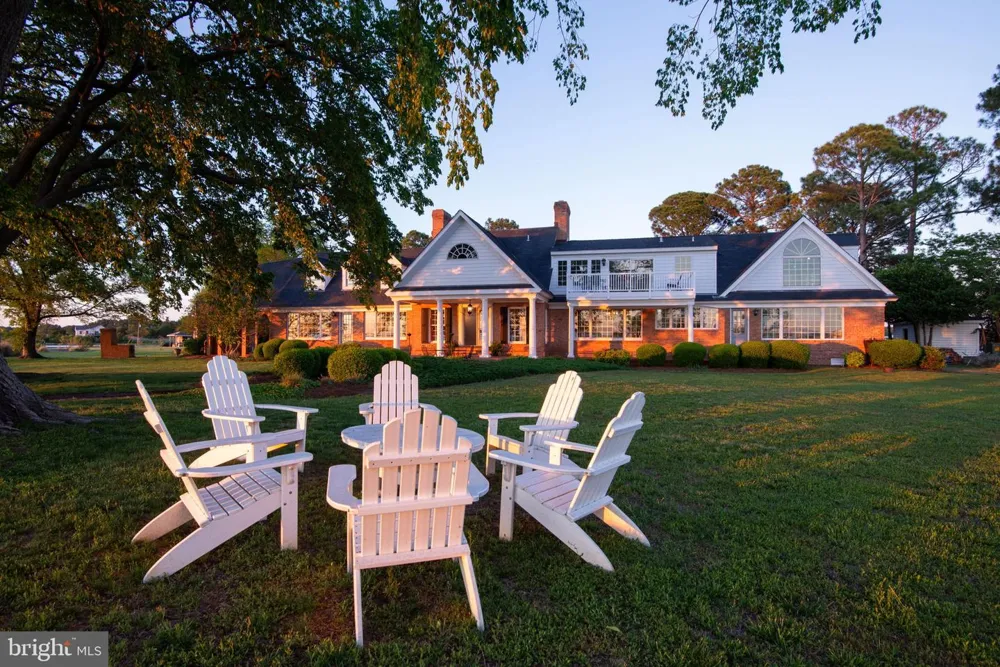 6454 CARMINES ISLAND LANE Hayes, VA 23072