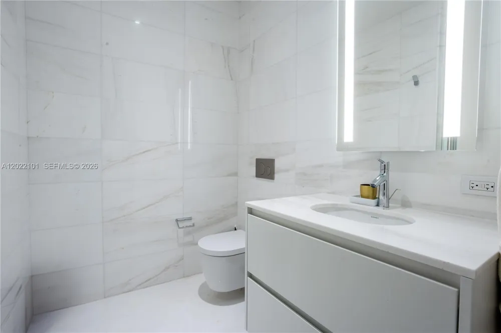 300 Biscayne Boulevard Way #2203C Miami, FL 33131