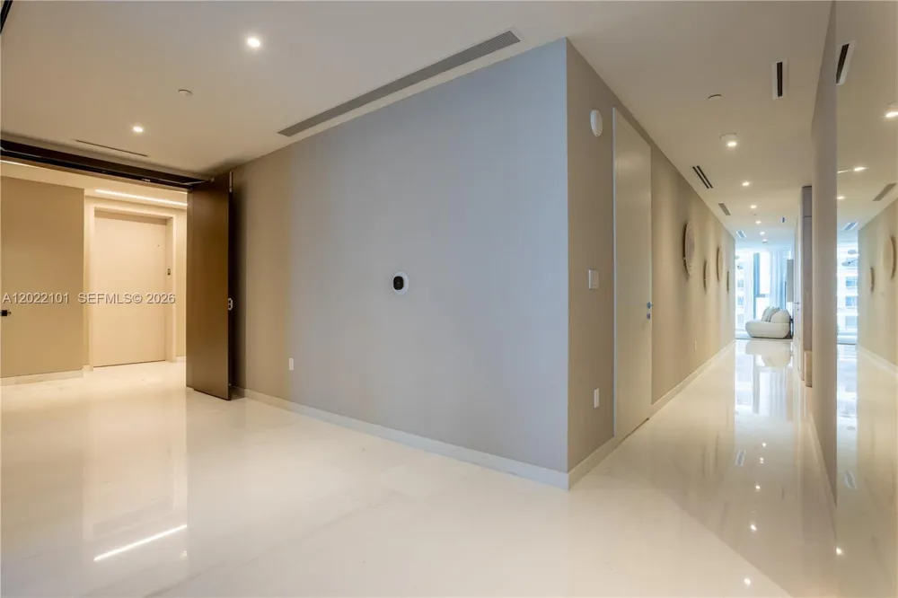 300 Biscayne Boulevard Way #2203C Miami, FL 33131