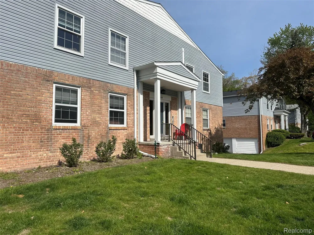 509 E University Drive Rochester City, MI 48307