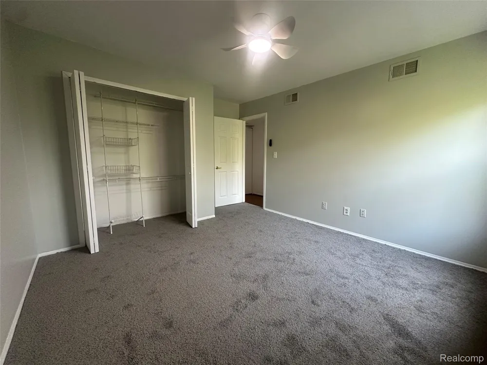 509 E University Drive Rochester City, MI 48307