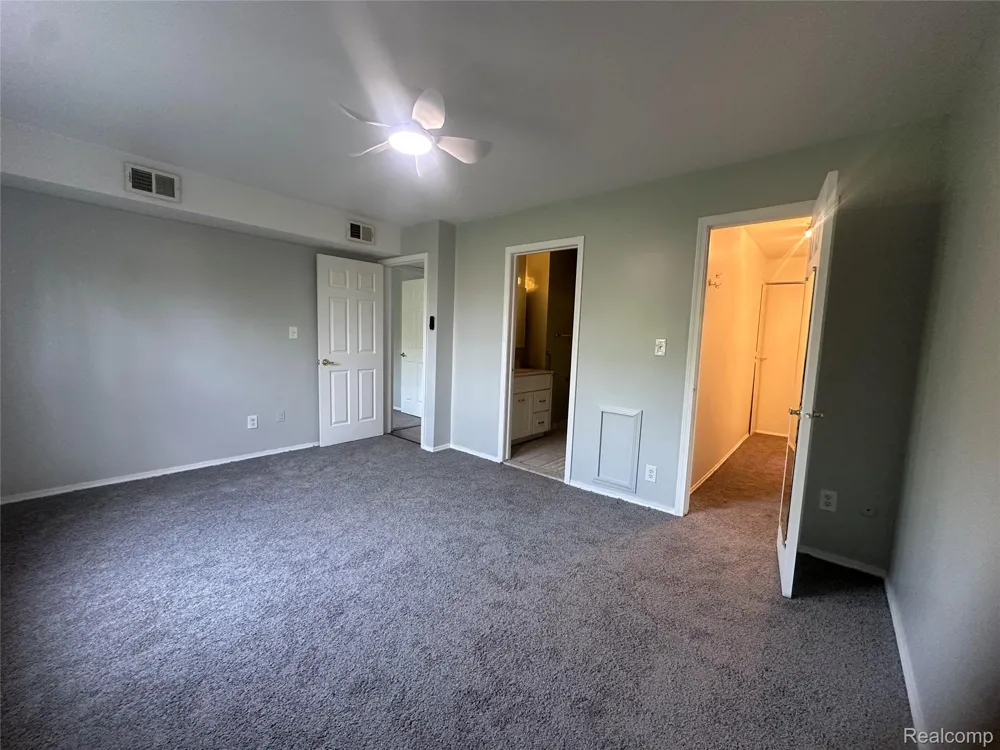 509 E University Drive Rochester City, MI 48307