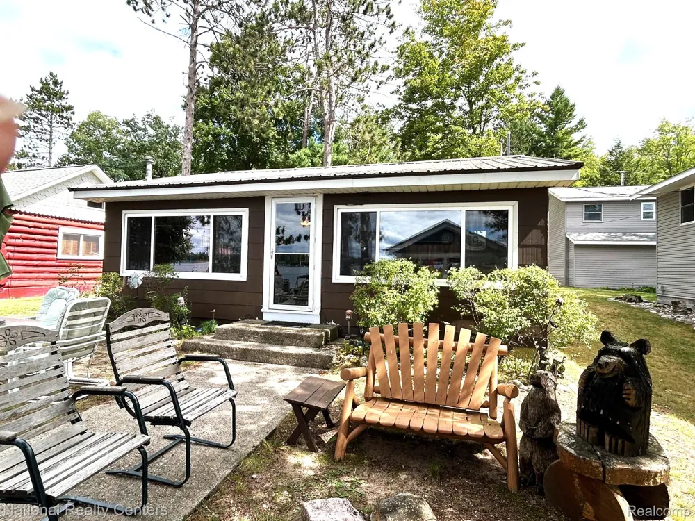 4951 Kokosing Road Plainfield Township, MI 48739