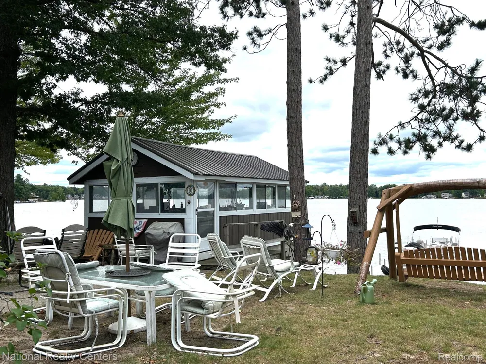 4951 Kokosing Road Plainfield Township, MI 48739