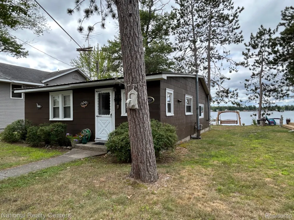 4951 Kokosing Road Plainfield Township, MI 48739